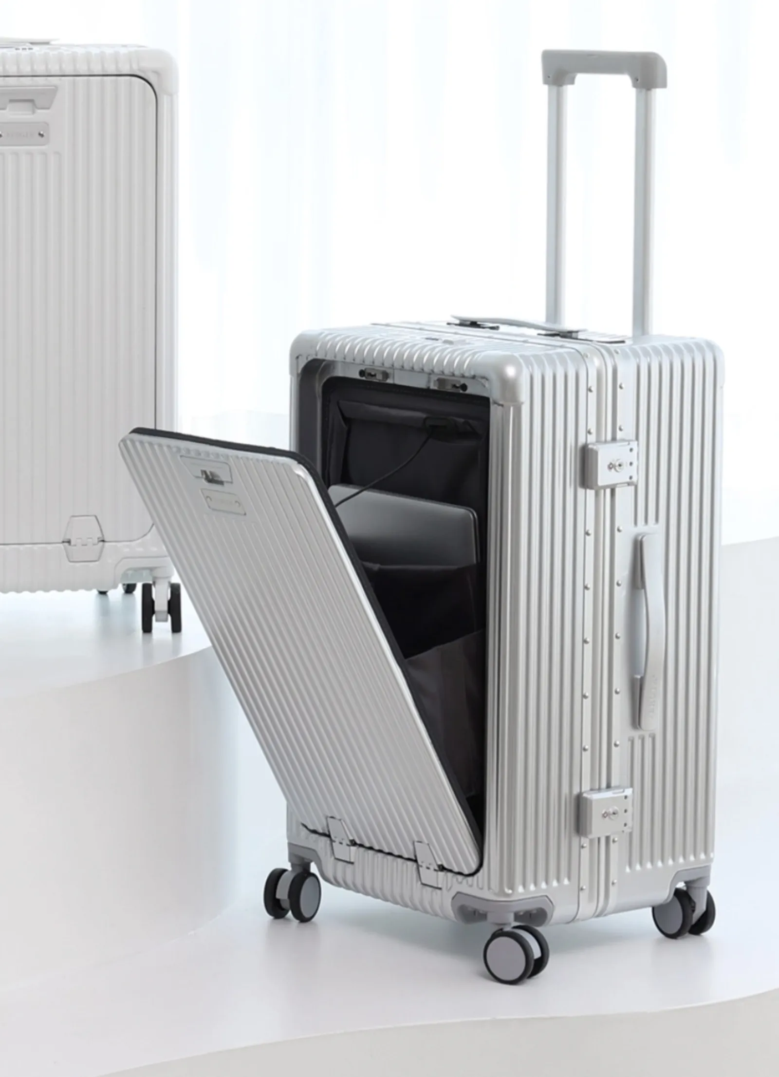 Valise Vergia, poche frontale grande ouverte