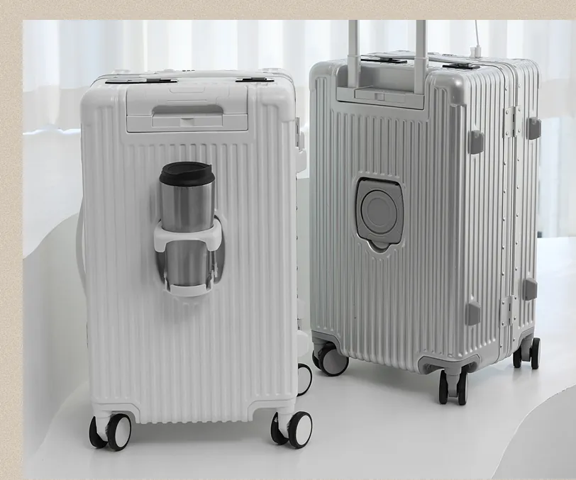 Thermos posé dans le porte-gobelet déplié